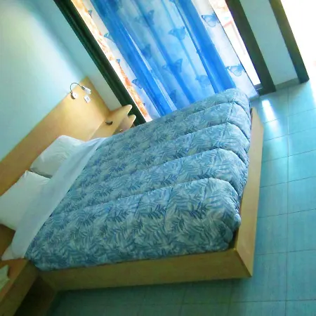 Santa Xenia * Galaxídhion